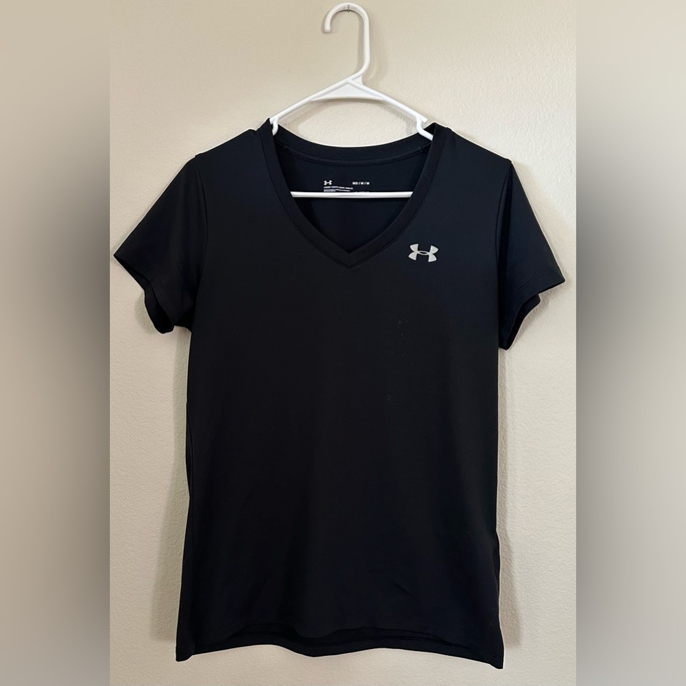 Under Armour Loose Heat Gear T-shirt.